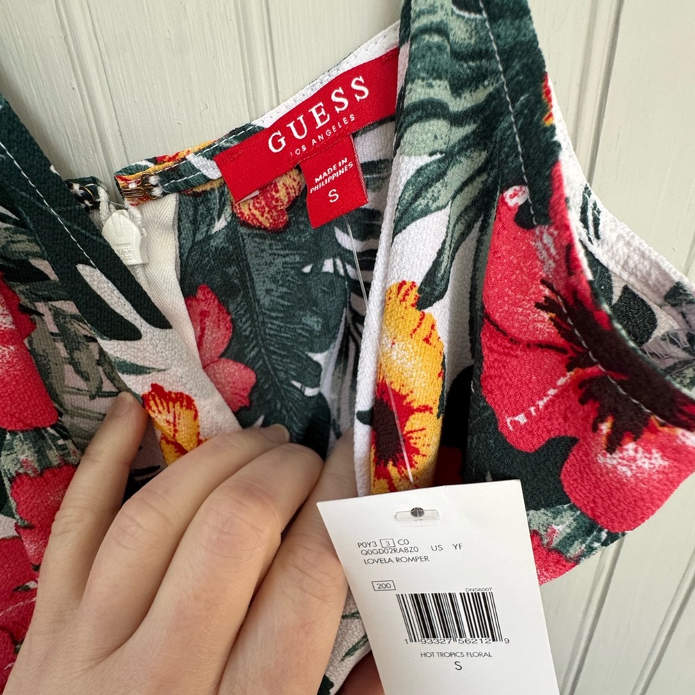 Guess Hot Tropics Lovela Romper -NWT - Picture 2 of 6